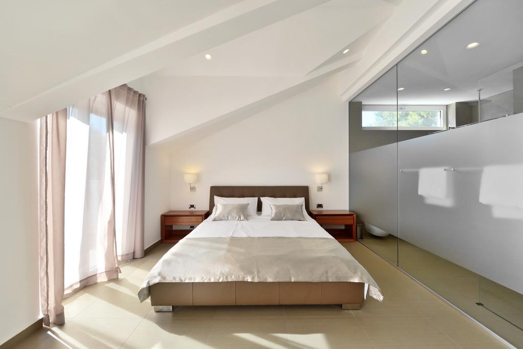 Chiponsky One - 5 Star Beachfront Property Bol Ngoại thất bức ảnh